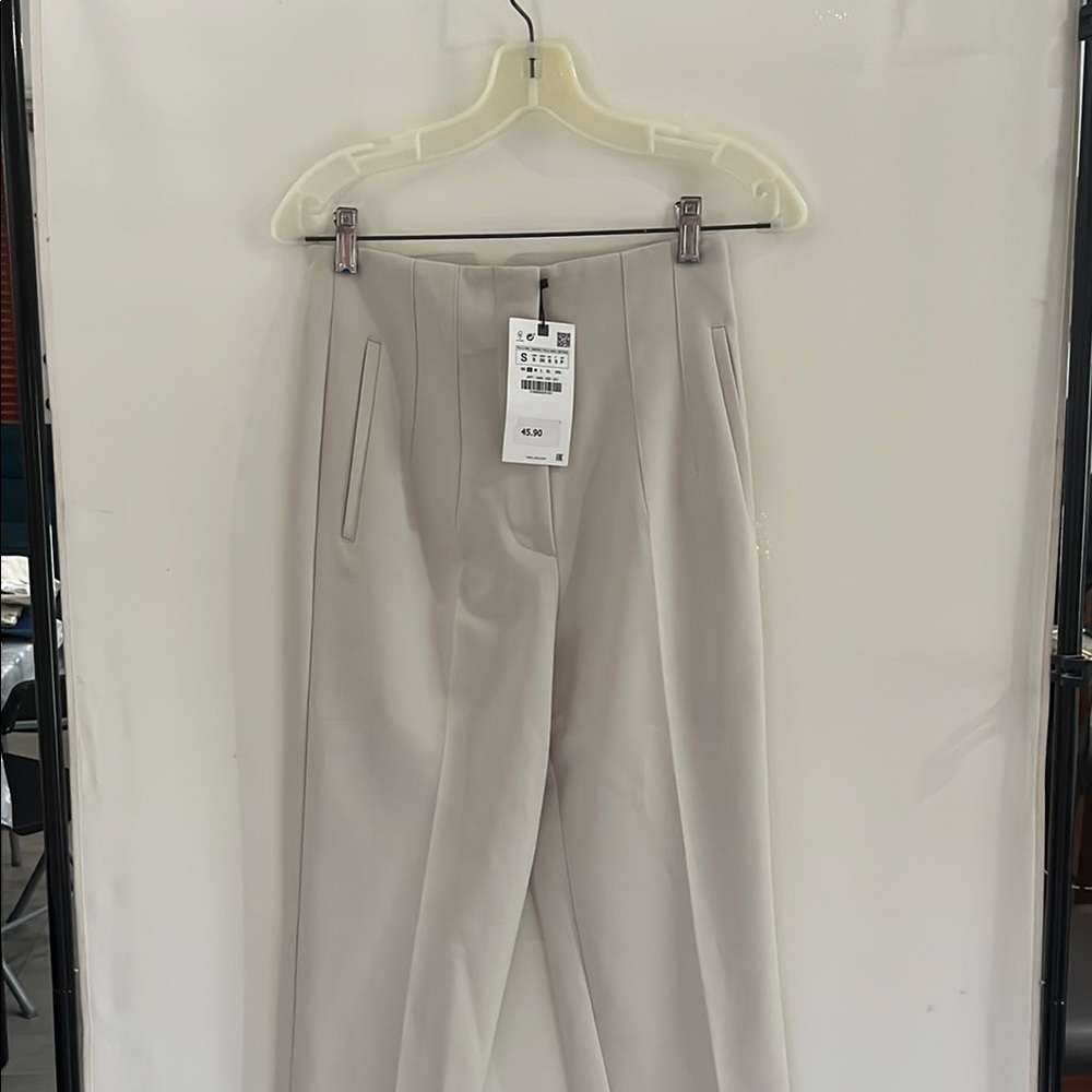 NWT Zara Cream Pants